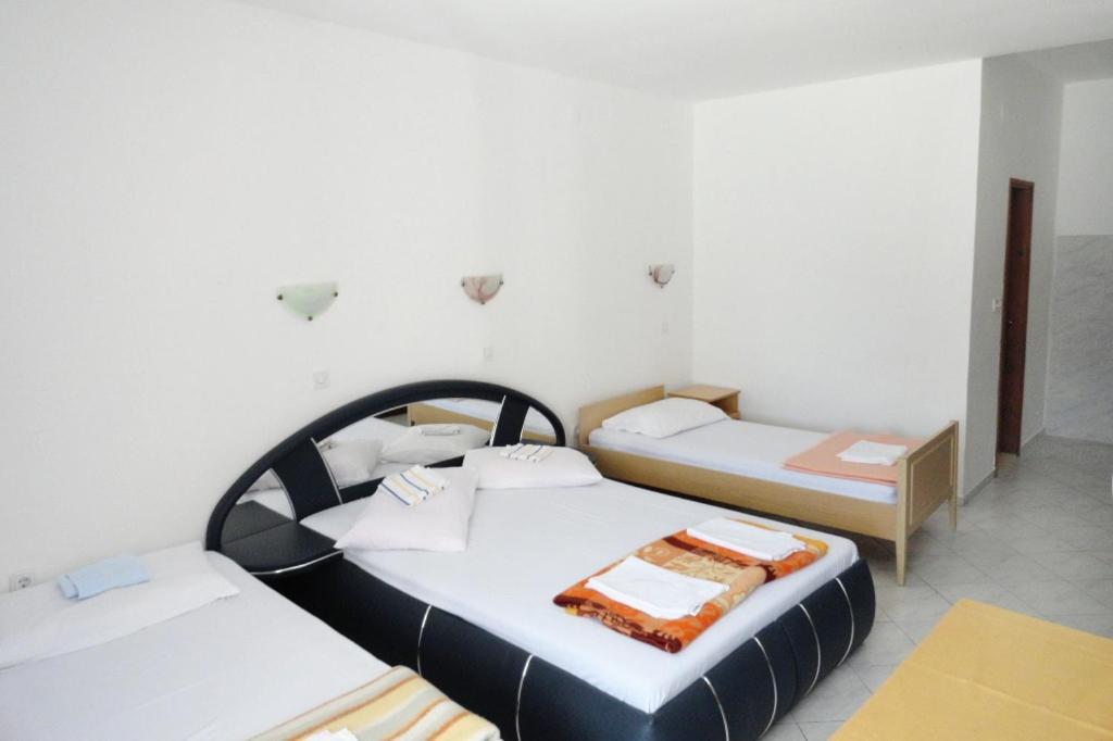 Apartments And Rooms By The Sea Lokva Rogoznica, Omis - 2973 Bagian luar foto